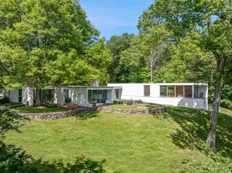 125 Davids Hill Road Bedford Hills NY 10506