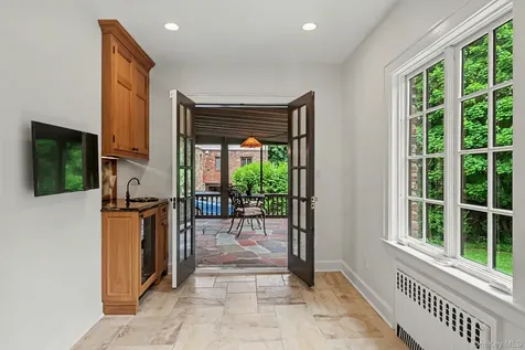 18 Fenimore Drive Harrison NY 10528