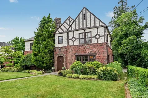 18 Fenimore Drive Harrison NY 10528