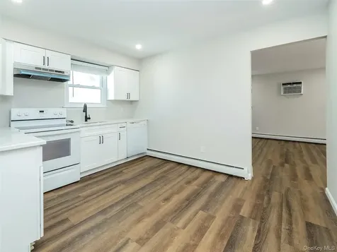 80 Maxwell Avenue Oyster Bay NY 11771