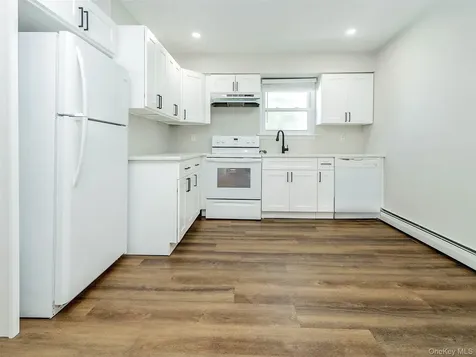 80 Maxwell Avenue Oyster Bay NY 11771
