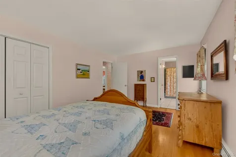 1096 Sunset Street Yorktown Heights NY 10598