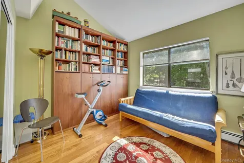 21 Top Of The Ridge Mamaroneck NY 10543