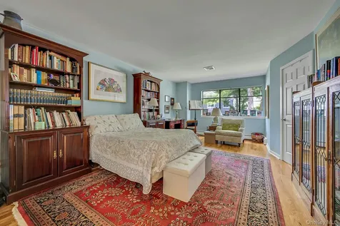 21 Top Of The Ridge Mamaroneck NY 10543