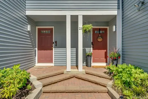 21 Top Of The Ridge Mamaroneck NY 10543