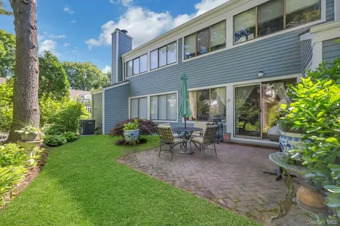 21 Top Of The Ridge Mamaroneck NY 10543