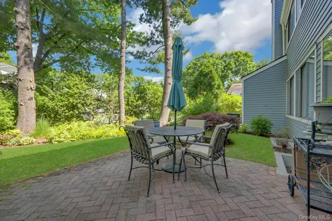 21 Top Of The Ridge Mamaroneck NY 10543