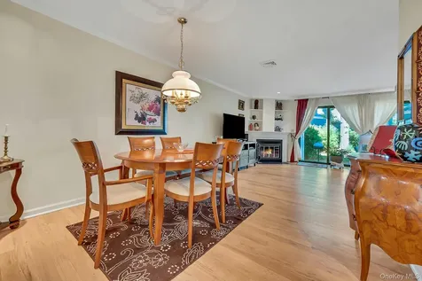 21 Top Of The Ridge Mamaroneck NY 10543