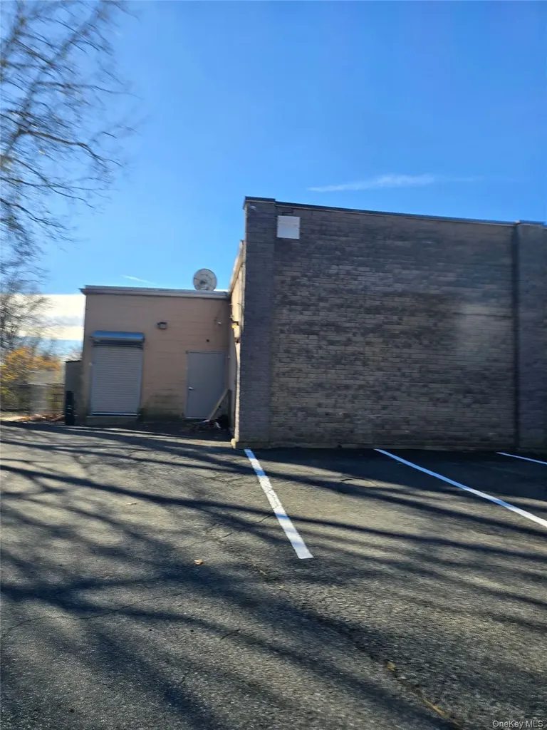 40 N Middletown Road Nanuet NY 10954