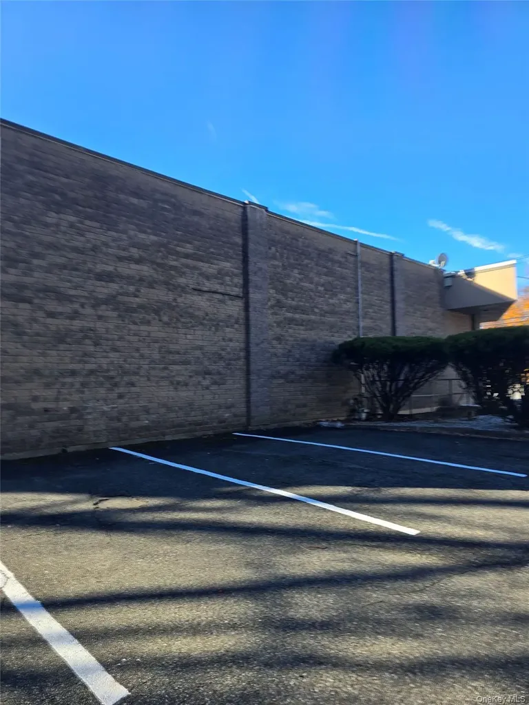 40 N Middletown Road Nanuet NY 10954