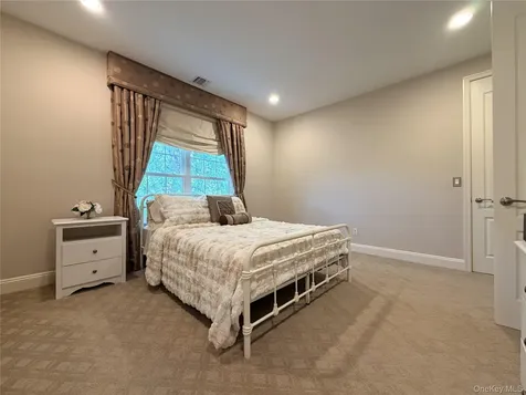38 Hamlet Woods Drive Saint James NY 11780