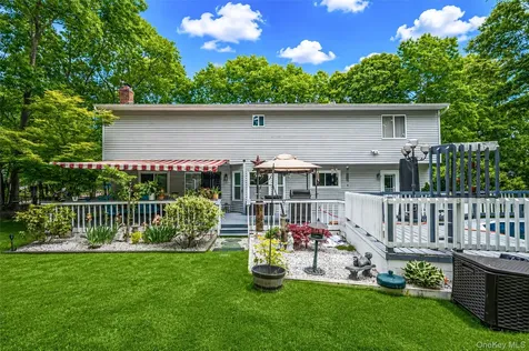 2 Barbara Anne Street Manorville NY 11949
