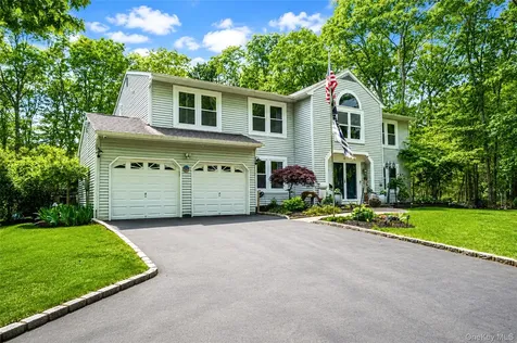2 Barbara Anne Street Manorville NY 11949