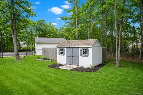 2 Barbara Anne Street Manorville NY 11949