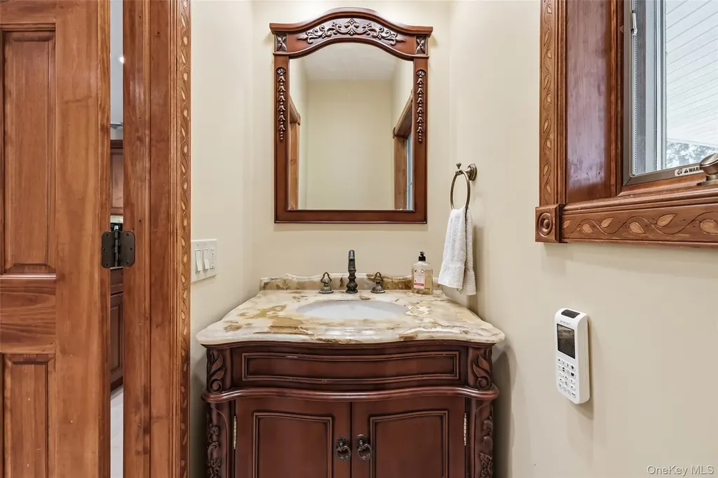 225 Old Willets Path Smithtown NY 11787