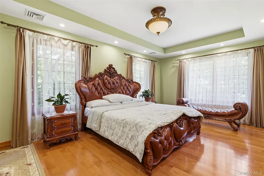 225 Old Willets Path Smithtown NY 11787