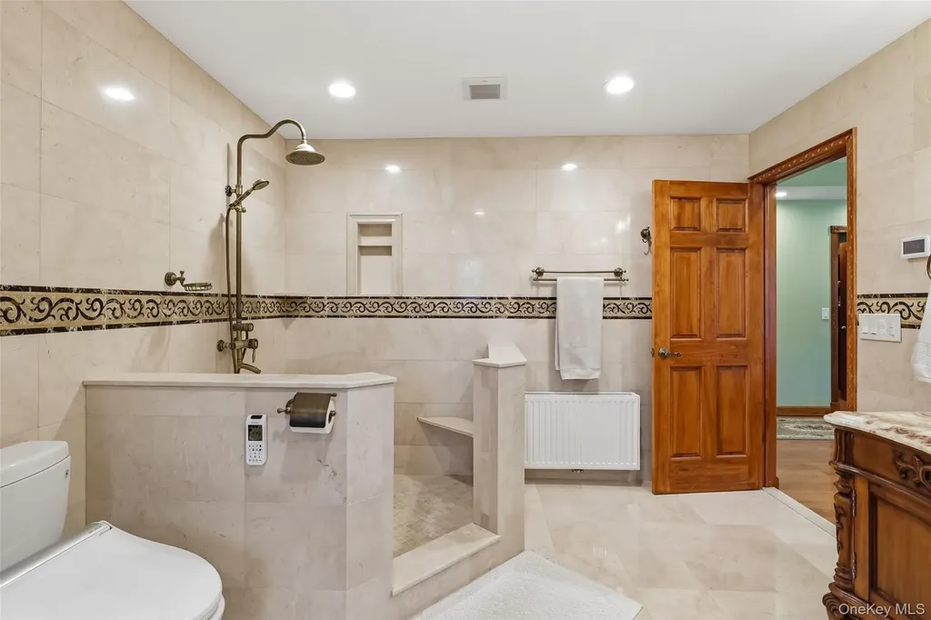 225 Old Willets Path Smithtown NY 11787