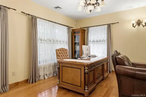 225 Old Willets Path Smithtown NY 11787