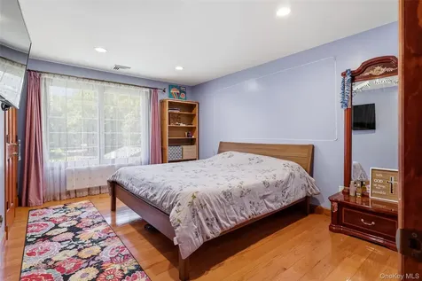 225 Old Willets Path Smithtown NY 11787