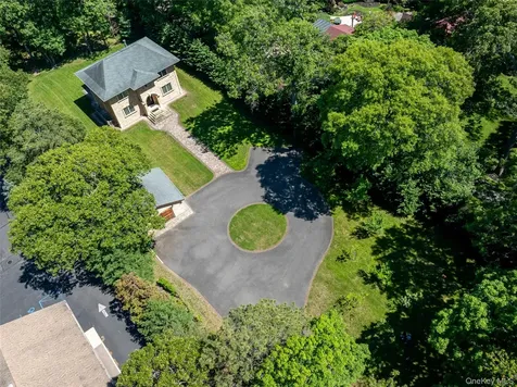 225 Old Willets Path Smithtown NY 11787
