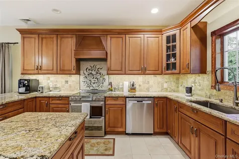 225 Old Willets Path Smithtown NY 11787