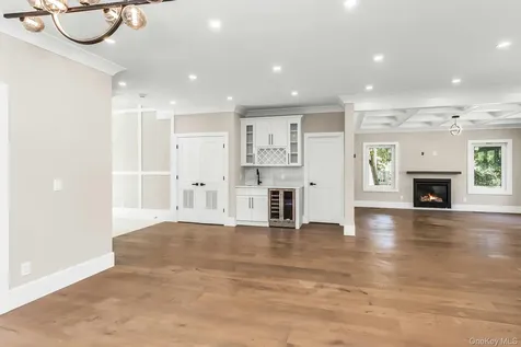 118 W Cherry Street Hicksville NY 11801