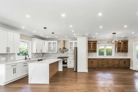 118 W Cherry Street Hicksville NY 11801
