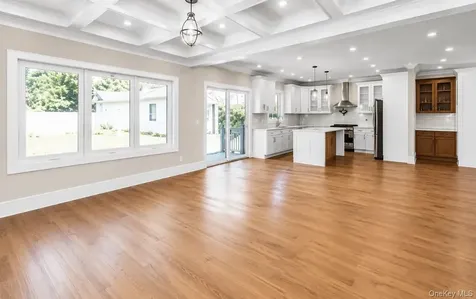 118 W Cherry Street Hicksville NY 11801