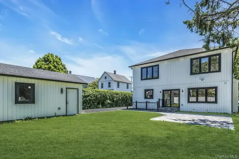 118 W Cherry Street Hicksville NY 11801