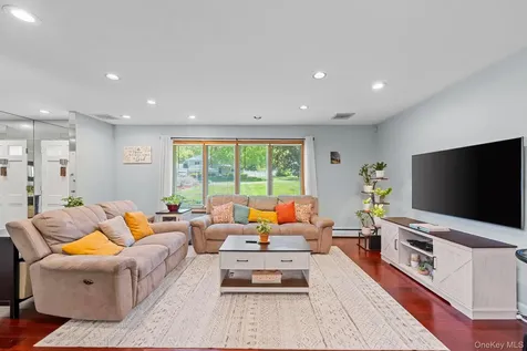 2463 N Pine Grove Court Yorktown Heights NY 10598