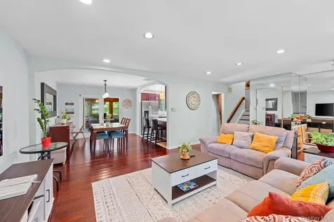2463 N Pine Grove Court Yorktown Heights NY 10598
