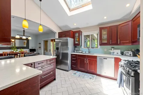 2463 N Pine Grove Court Yorktown Heights NY 10598