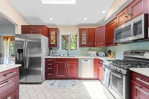 2463 N Pine Grove Court Yorktown Heights NY 10598