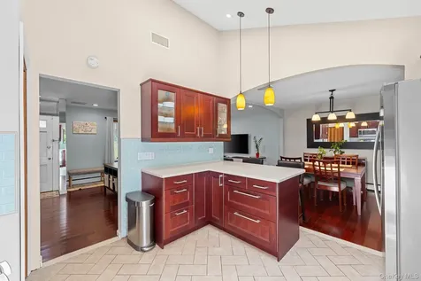 2463 N Pine Grove Court Yorktown Heights NY 10598