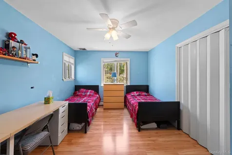 2463 N Pine Grove Court Yorktown Heights NY 10598