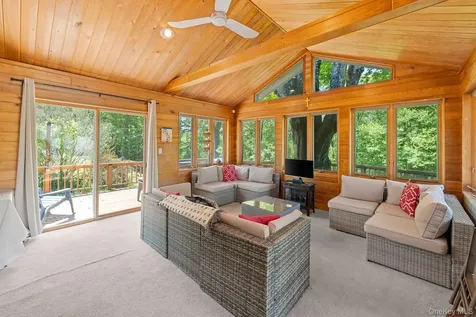 2463 N Pine Grove Court Yorktown Heights NY 10598
