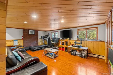 2463 N Pine Grove Court Yorktown Heights NY 10598