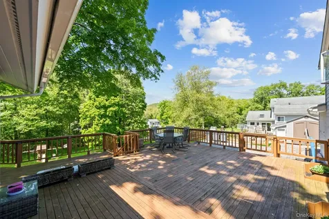 2463 N Pine Grove Court Yorktown Heights NY 10598