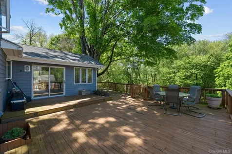 2463 N Pine Grove Court Yorktown Heights NY 10598