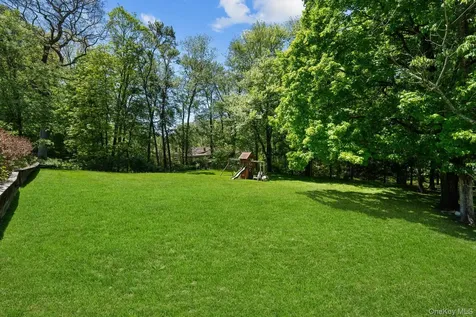 2463 N Pine Grove Court Yorktown Heights NY 10598