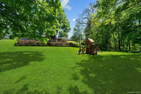 2463 N Pine Grove Court Yorktown Heights NY 10598