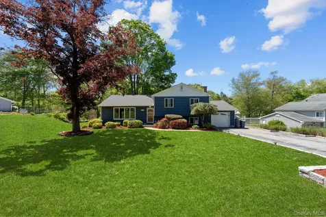 2463 N Pine Grove Court Yorktown Heights NY 10598