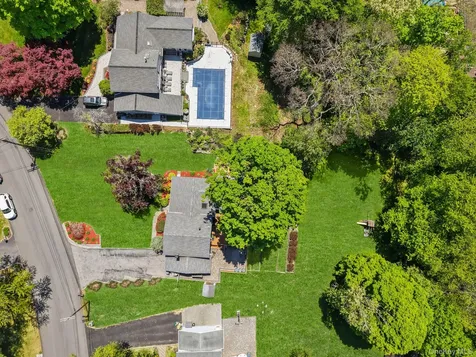 2463 N Pine Grove Court Yorktown Heights NY 10598