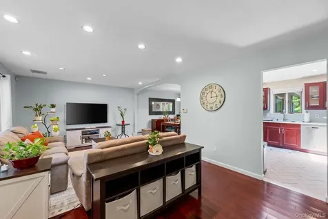 2463 N Pine Grove Court Yorktown Heights NY 10598