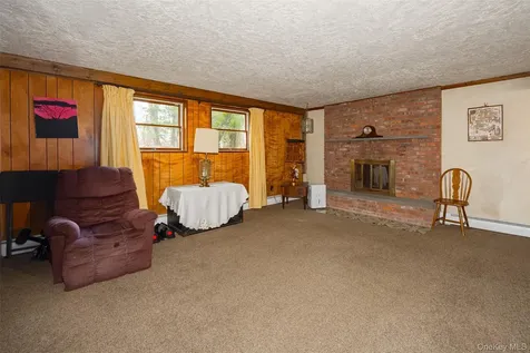 4 Kilmer Road Hyde Park NY 12538