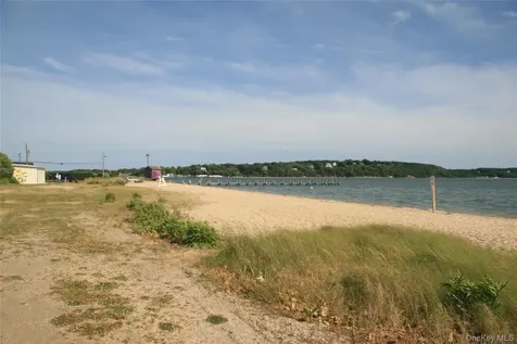 306 6th Street Greenport NY 11944