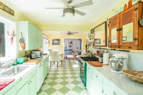 306 6th Street Greenport NY 11944