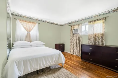 68 Cliff Drive Hicksville NY 11801