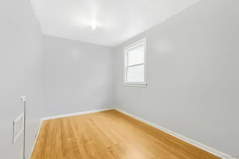 68 Cliff Drive Hicksville NY 11801