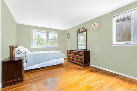 68 Cliff Drive Hicksville NY 11801